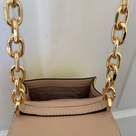 MICHAEL KORS
Carmen Small Color-Block Faux Leather Phone Crossbody Bag - Picture 5 of 9